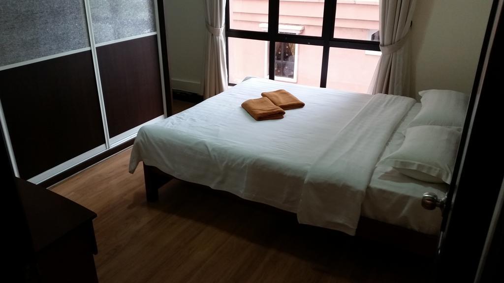 Marina Court Kota Kinabalu- Bigger Group Stay Together- 6 Bedroom Apartments Room photo