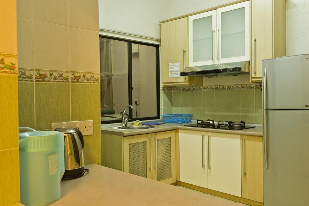 Marina Court Kota Kinabalu- Bigger Group Stay Together- 6 Bedroom Apartments Exterior photo