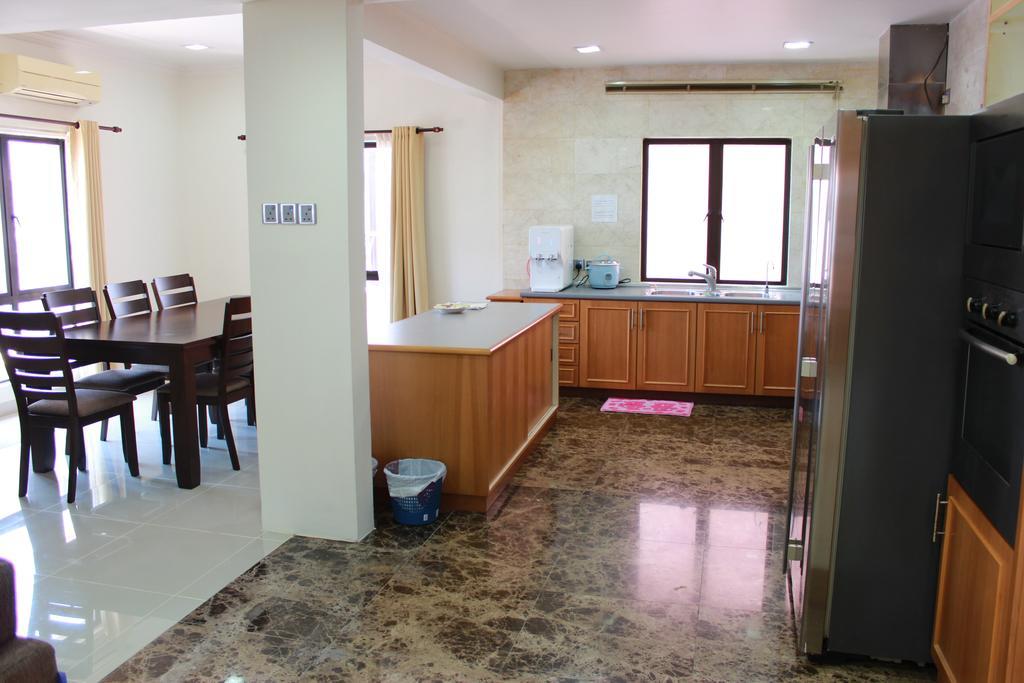 Marina Court Kota Kinabalu- Bigger Group Stay Together- 6 Bedroom Apartments Exterior photo