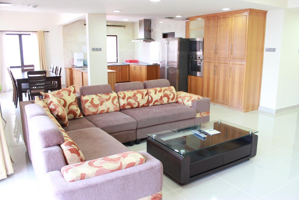 Marina Court Kota Kinabalu- Bigger Group Stay Together- 6 Bedroom Apartments Exterior photo